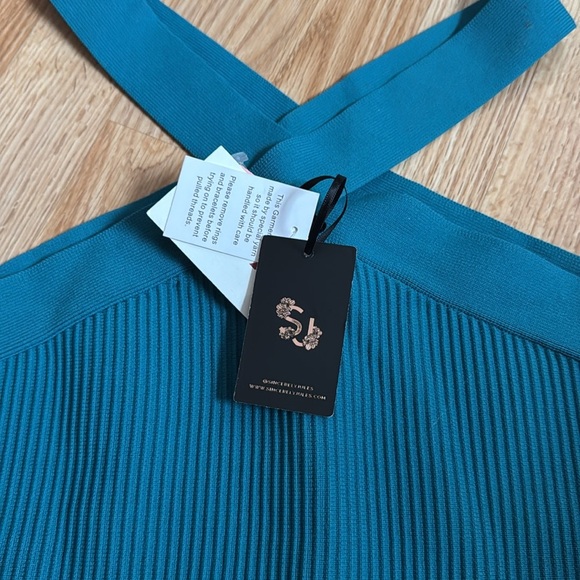 Sincerely Jules teal ribbed stretch cross strap cropped halter top. NWT. Large. - Picture 3 of 4